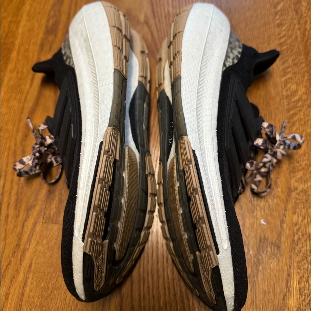 ASICS Lightboost Leopard - Picture 2 of 9